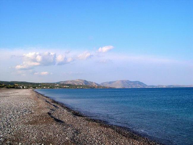 Cristelia Seafront & Pool Villa Lakhania Zewnętrze zdjęcie